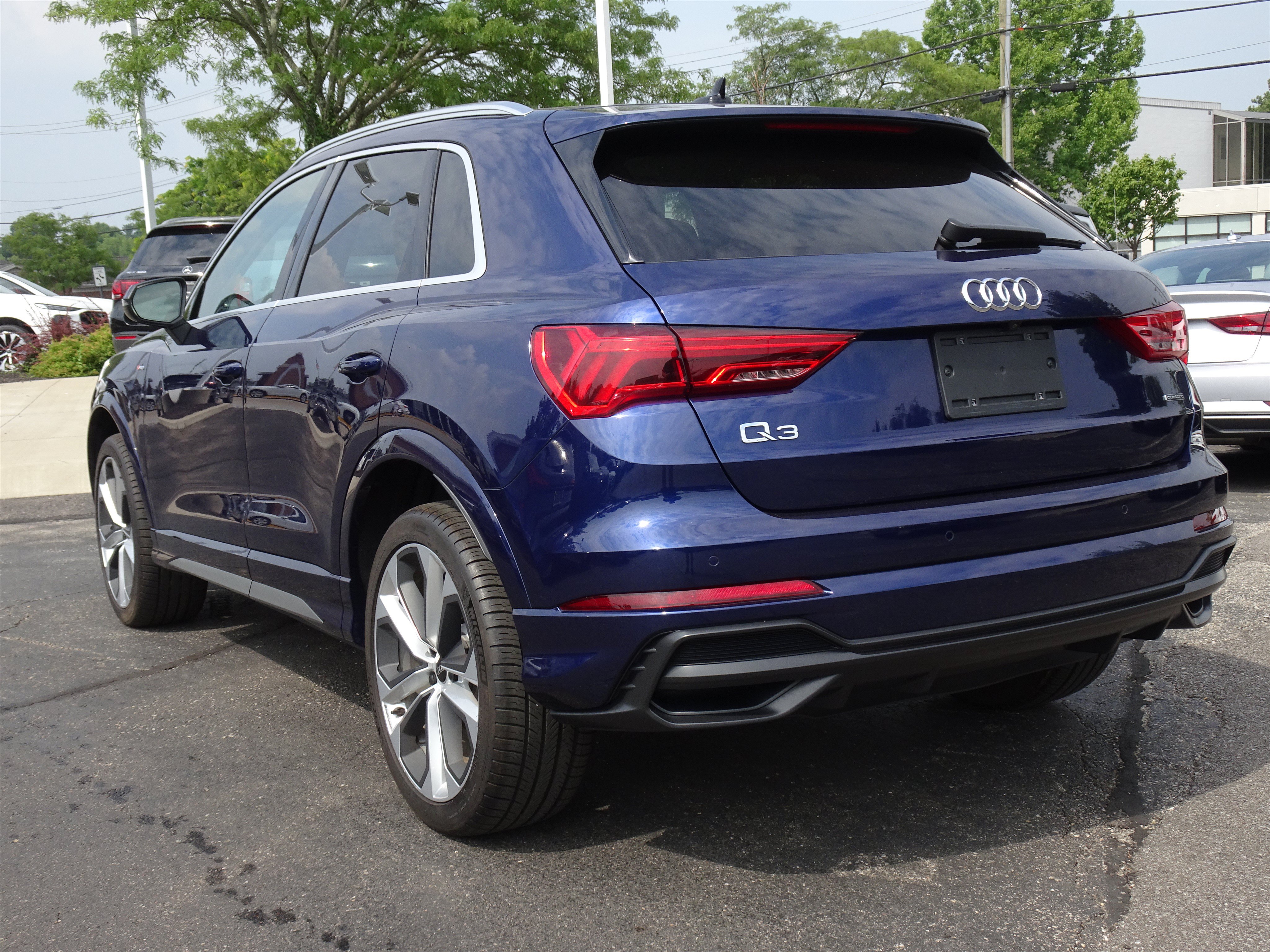 Certified 2021 Audi Q3 2.0T Premium Plus w/ Premium Plus Package AWD/4WD image 3