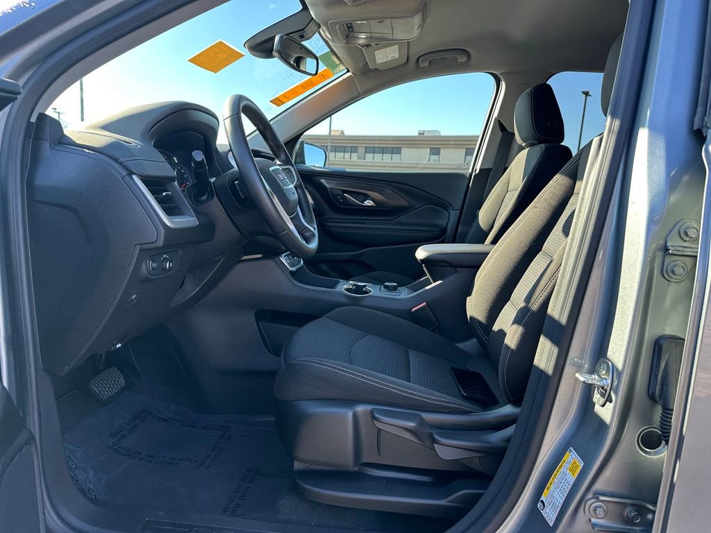 Used 2024 GMC Terrain SLE image 18