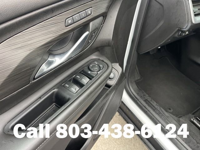 Used 2024 GMC Terrain SLT image 8