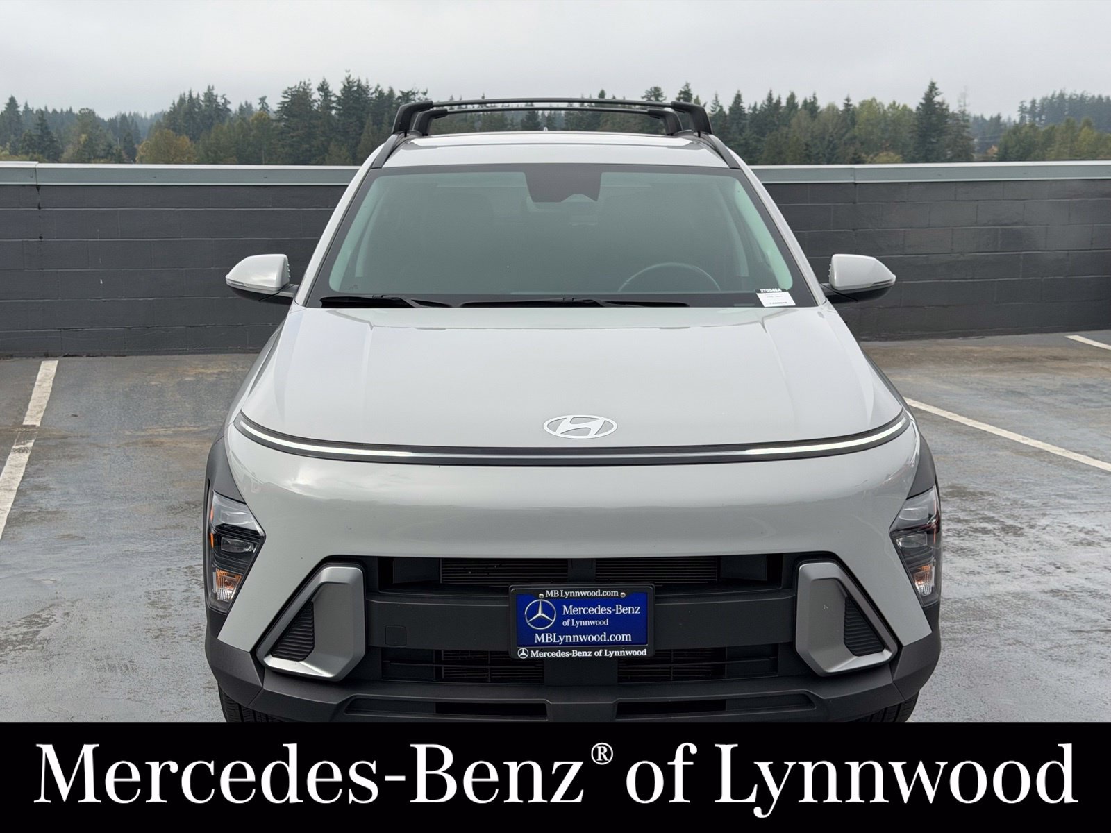 Used 2024 Hyundai Kona SEL AWD/4WD image 2