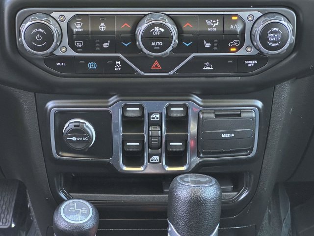 Used 2023 Jeep Wrangler Unlimited w/ Cold Weather Group AWD/4WD image 18