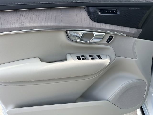 New 2026 Volvo XC90 B6 Ultra w/ Protection Package image 12