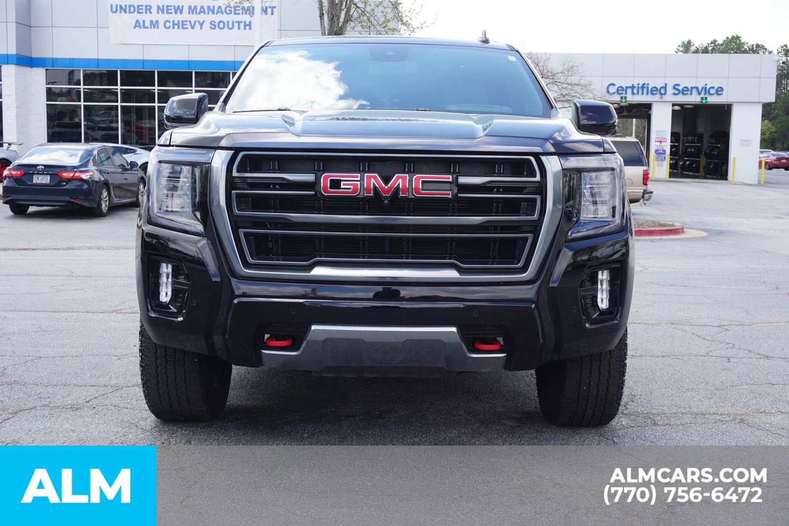 Used 2024 GMC Yukon XL AT4 w/ Technology Package image 12