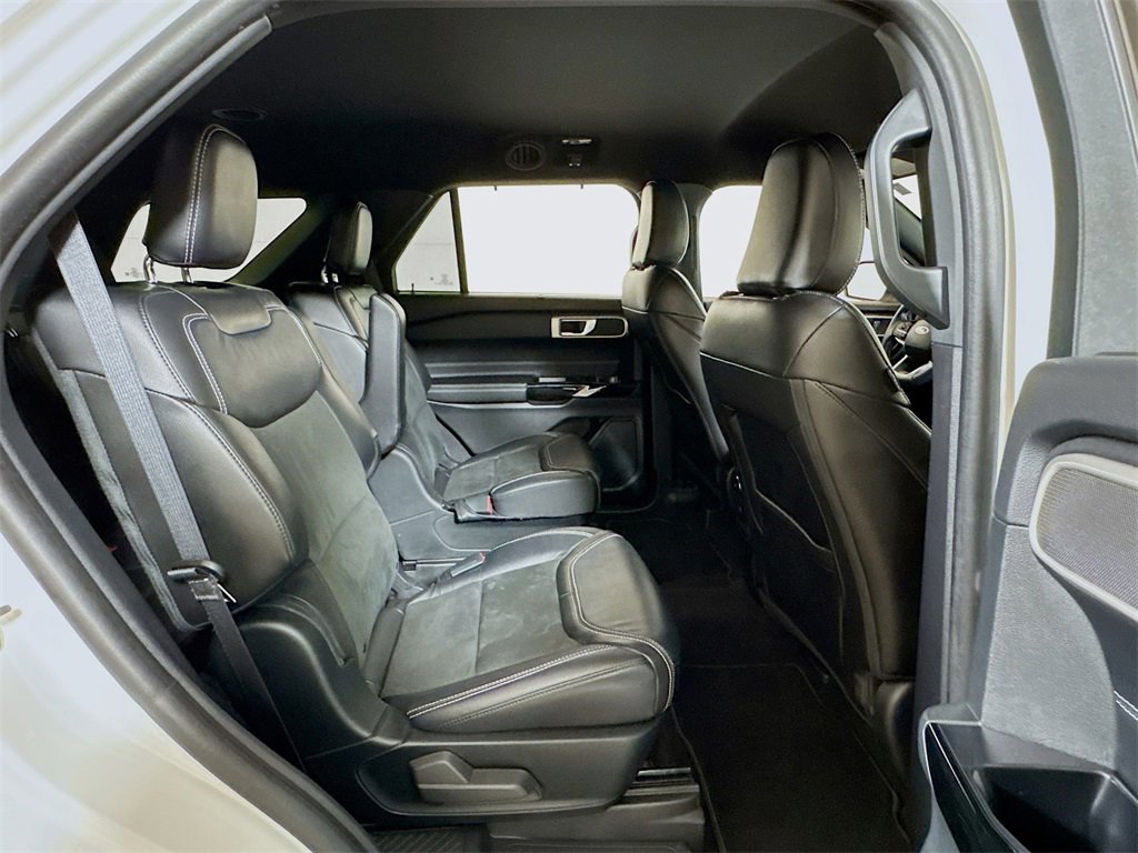 Used 2023 Ford Explorer ST image 25
