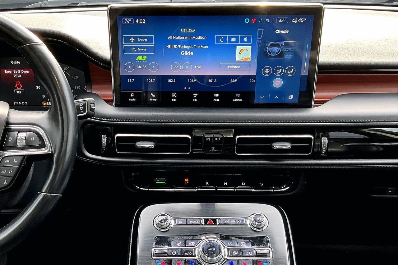 Used 2022 Lincoln Nautilus Reserve image 12