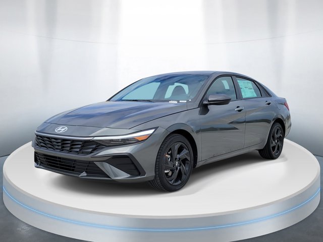 New 2026 Hyundai Elantra SEL Sport FWD image 2