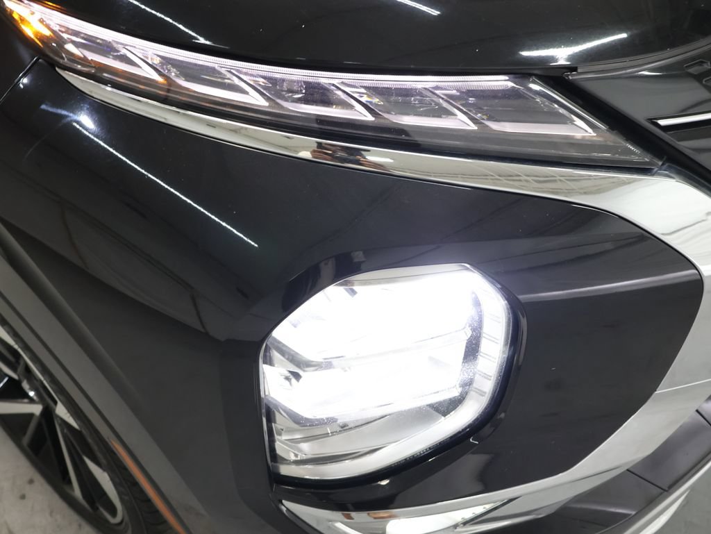 Used 2024 Mitsubishi Outlander SE FWD image 29