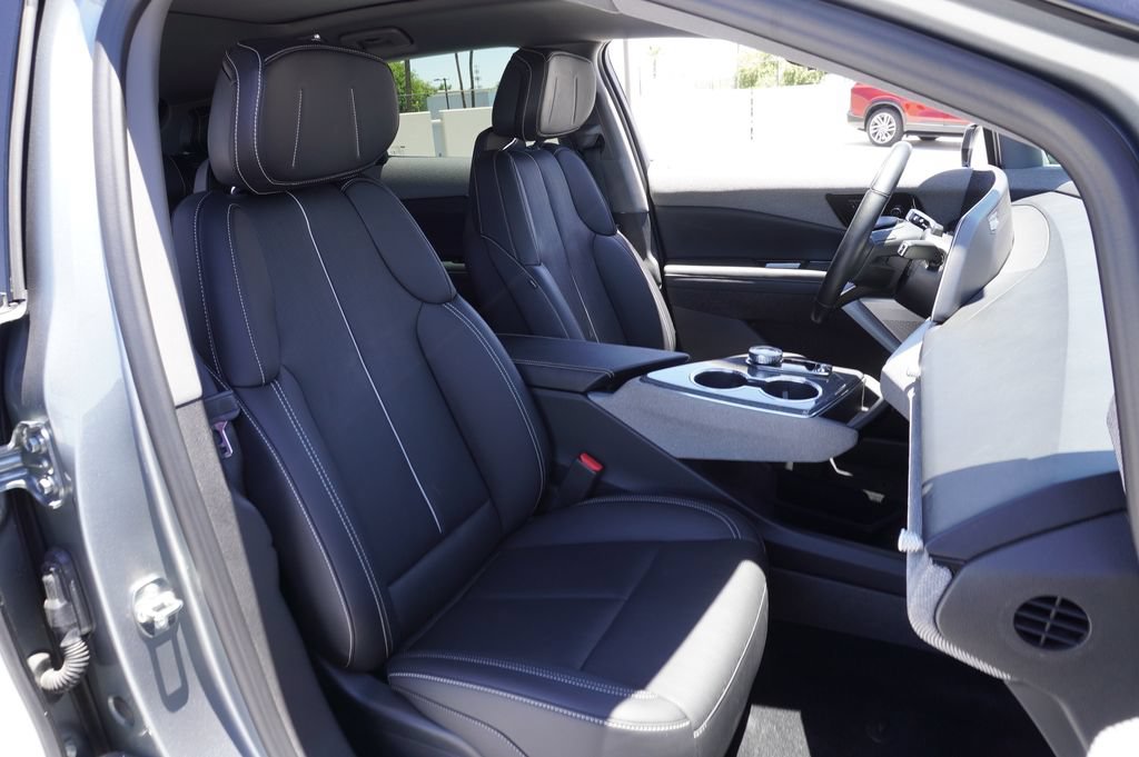 Certified 2025 Cadillac Optiq Luxury 2 AWD/4WD image 12