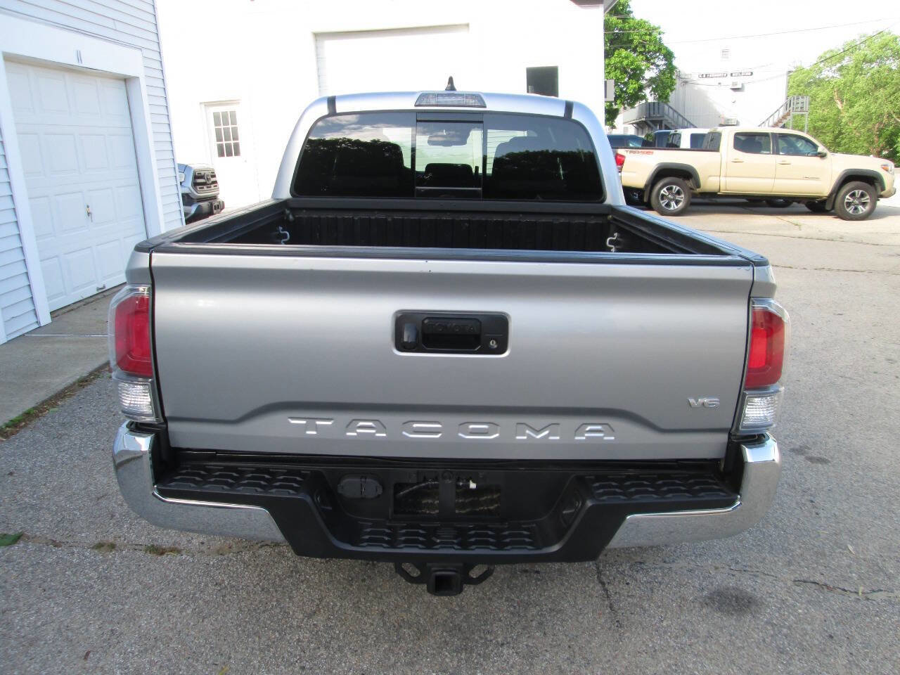 Used 2021 Toyota Tacoma TRD Off-Road AWD/4WD image 9