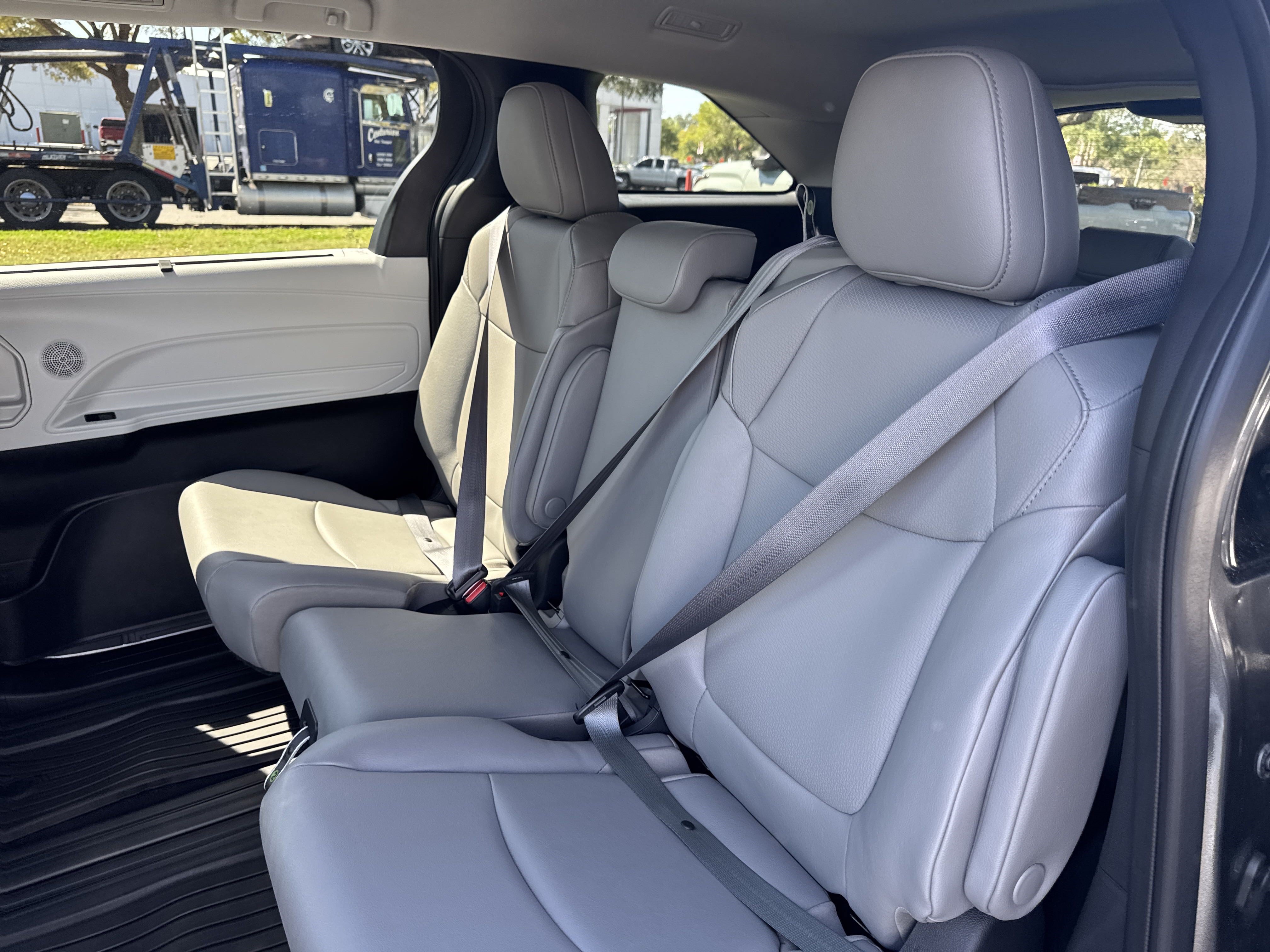 New 2025 Toyota Sienna XLE FWD image 25