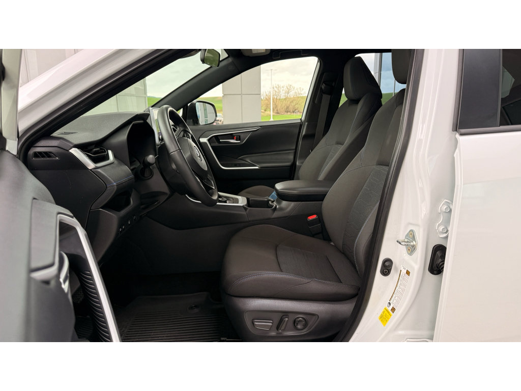 Used 2025 Toyota RAV4 SE w/ Convenience Package AWD/4WD image 13