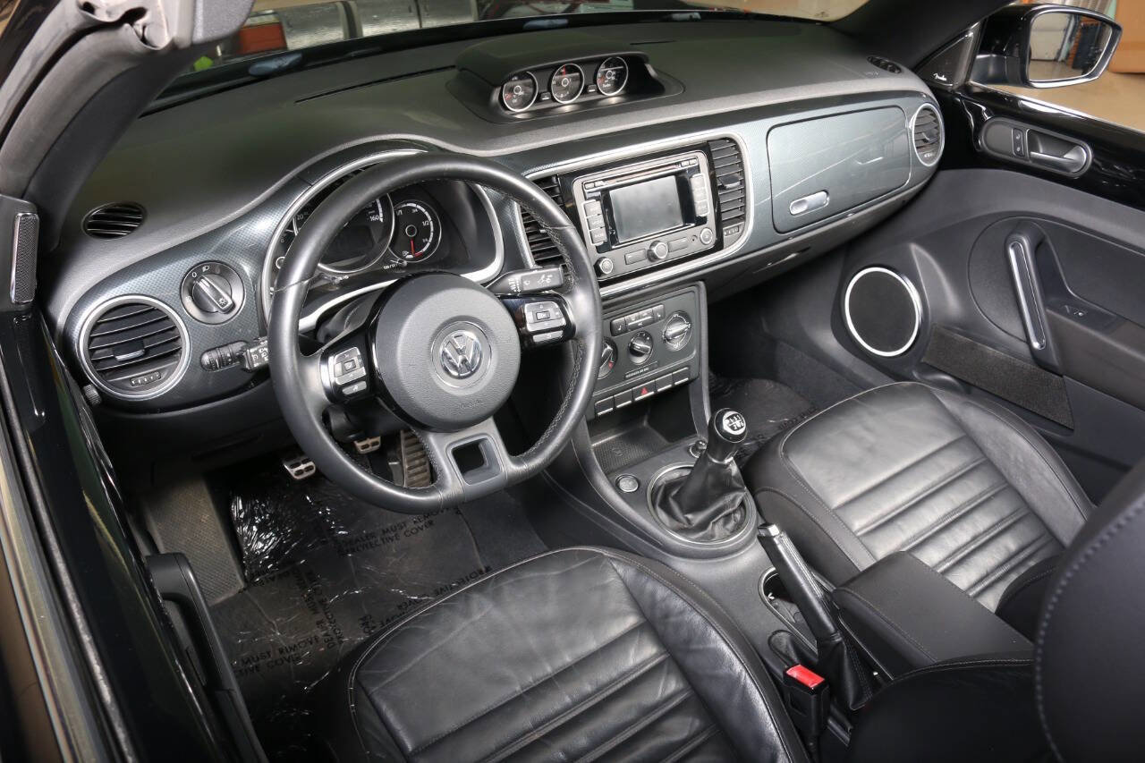 Used 2013 Volkswagen Beetle 2.0T image 20