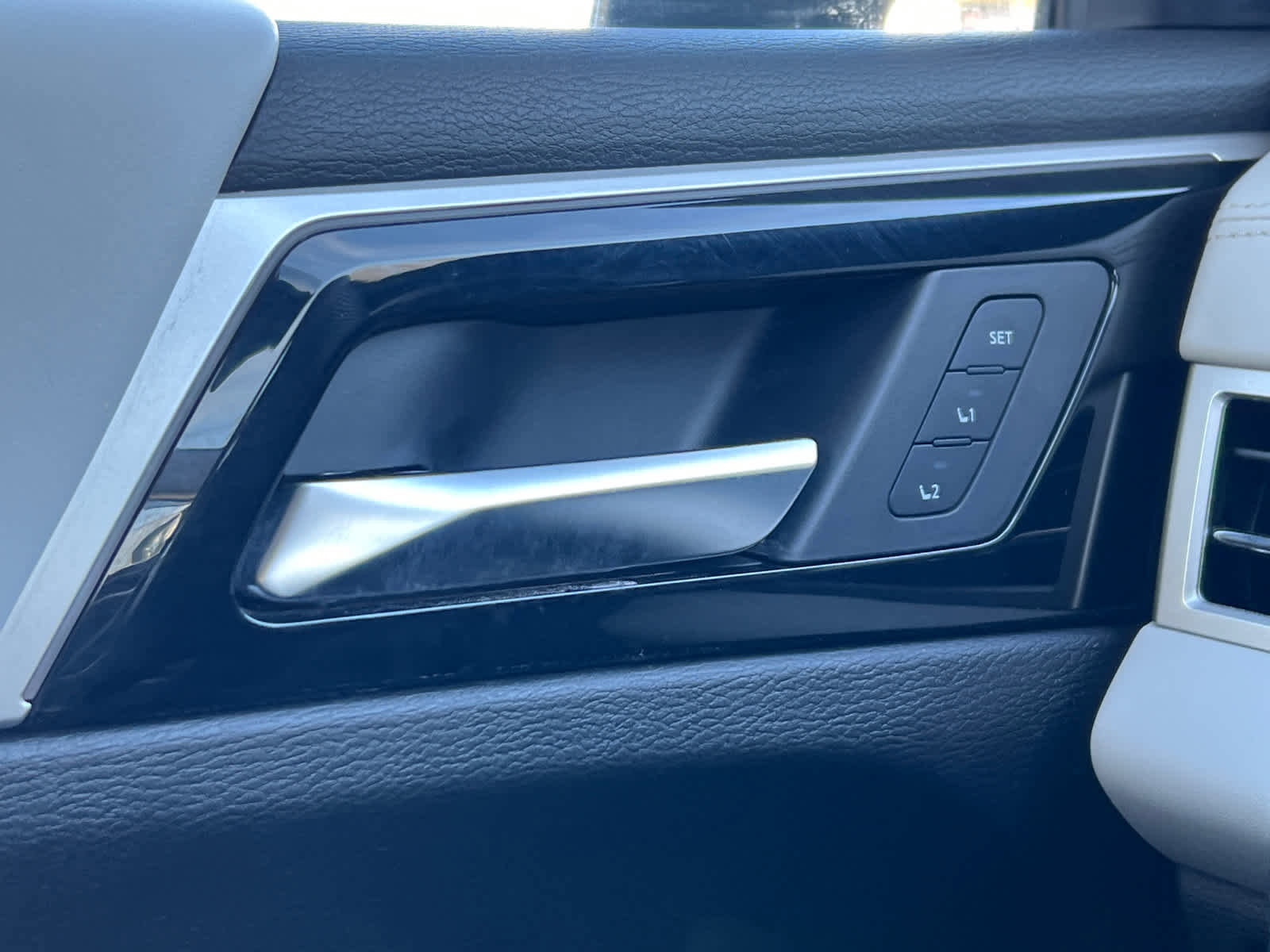 Used 2023 Mitsubishi Outlander SEL image 23