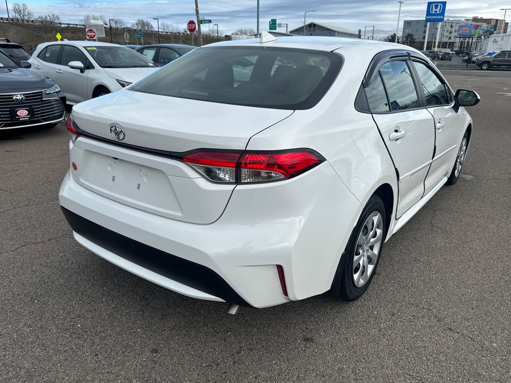 Used 2020 Toyota Corolla LE FWD image 7