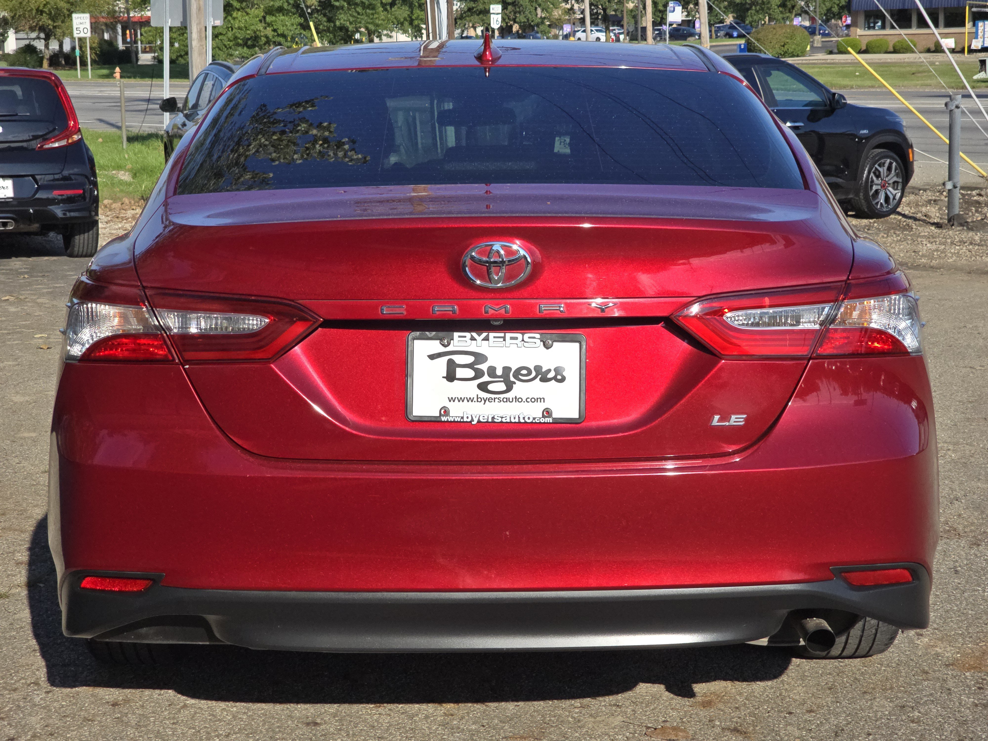Used 2019 Toyota Camry LE FWD image 6