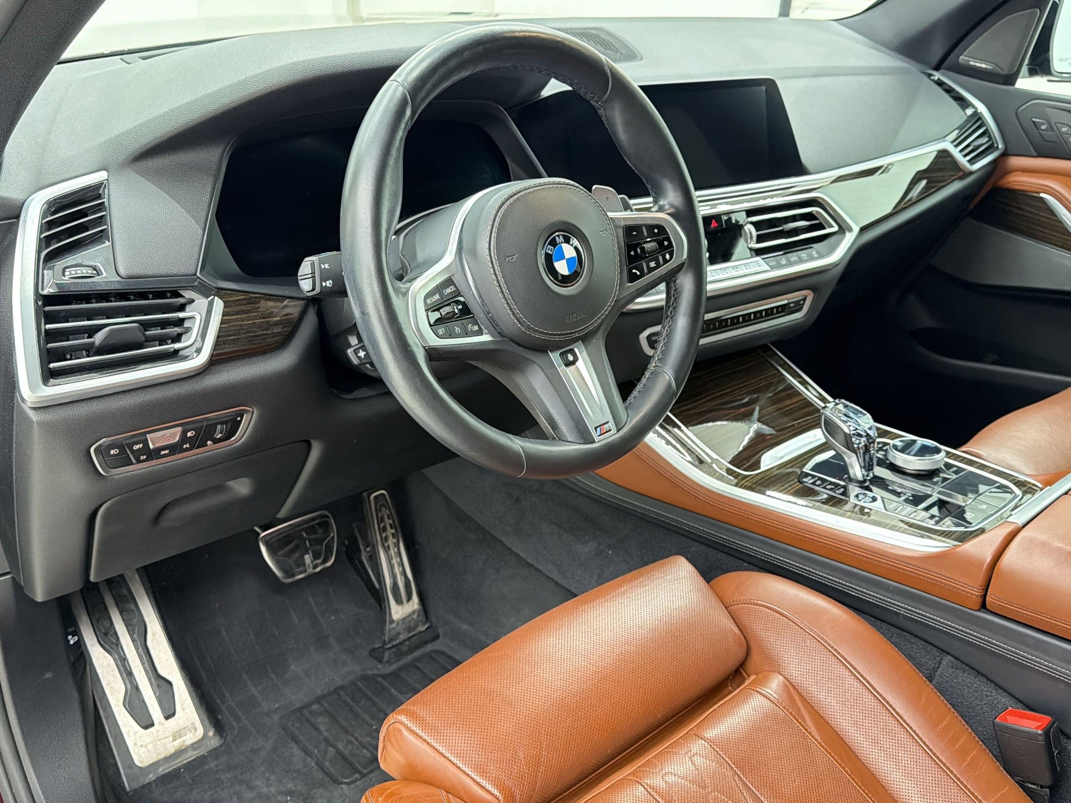 Used 2019 BMW X5 xDrive40i w/ M Sport Package AWD/4WD image 4