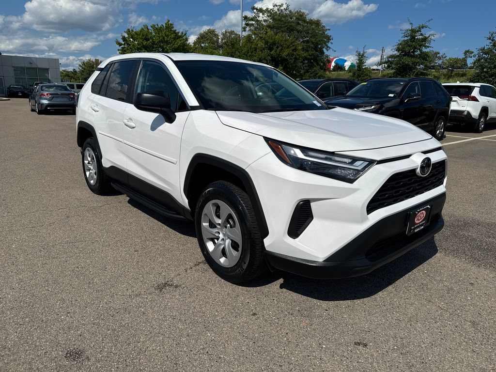 Used 2024 Toyota RAV4 LE AWD/4WD image 10