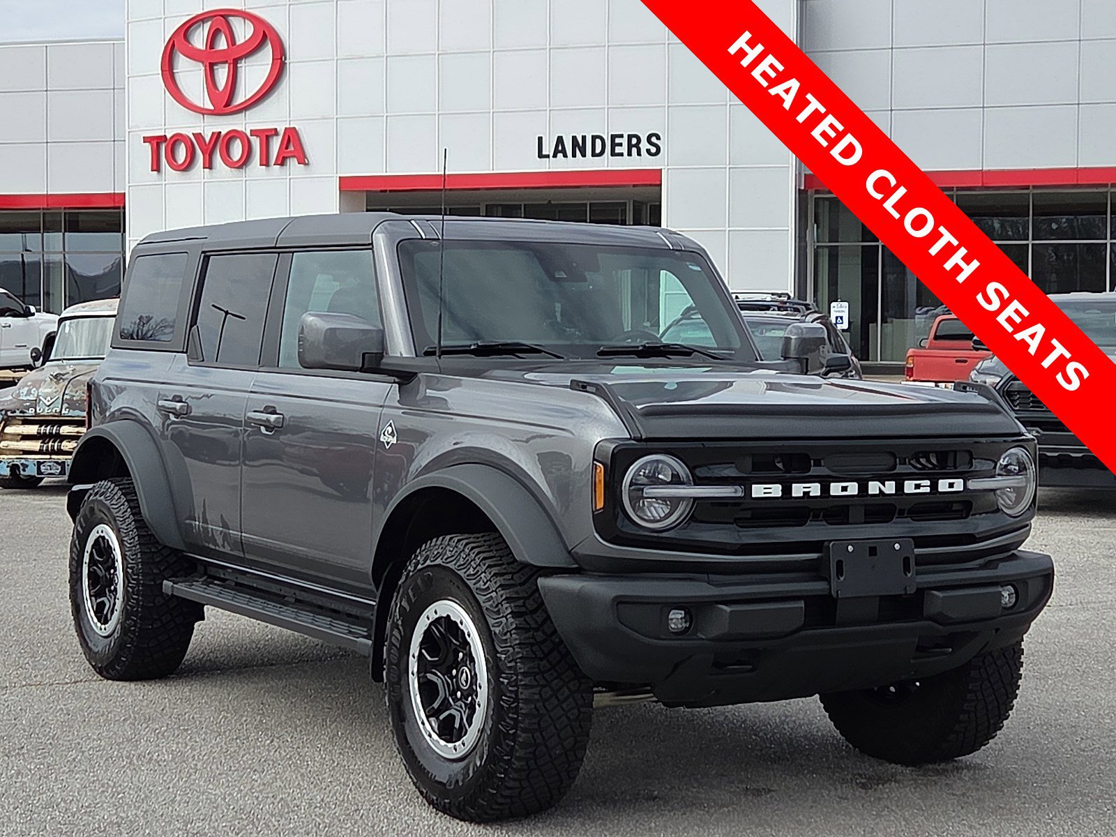 Used 2023 Ford Bronco Outer Banks w/ Sasquatch Package image 1