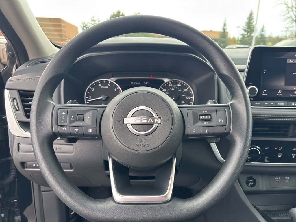 Used 2024 Nissan Rogue S AWD/4WD image 20