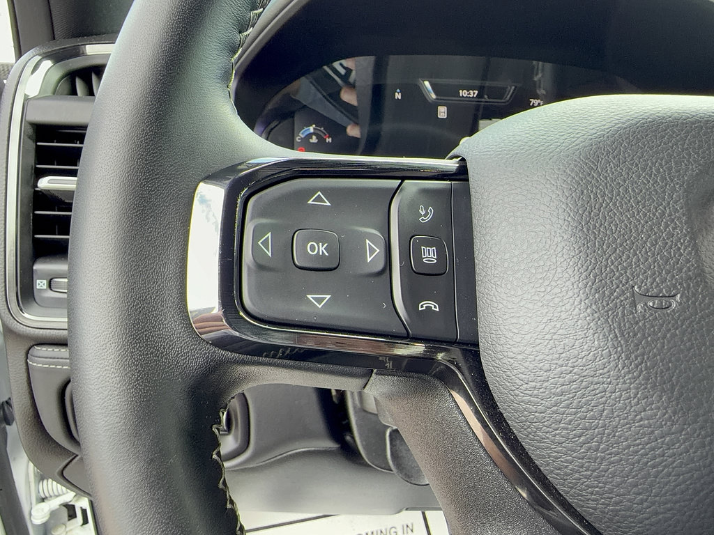 Used 2025 RAM 3500 Limited AWD/4WD image 28