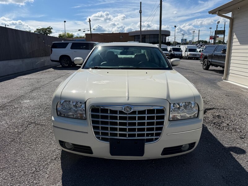Used 2009 Chrysler 300 Touring RWD image 5
