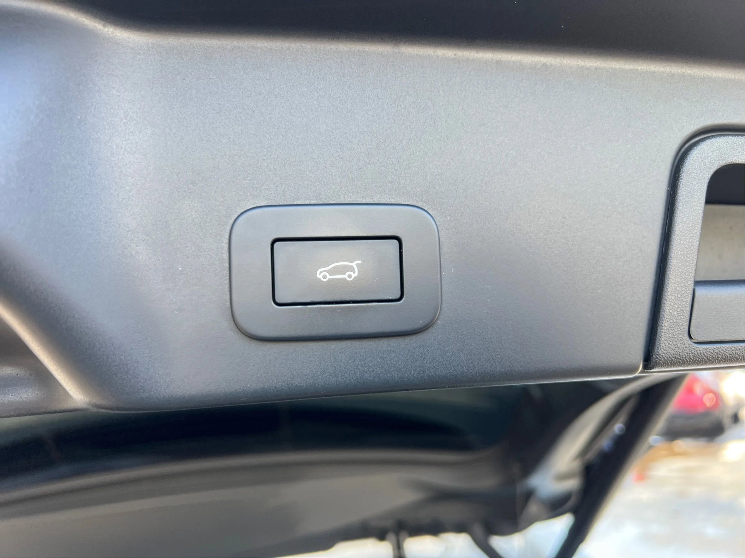 Used 2023 Land Rover Range Rover Evoque S image 24