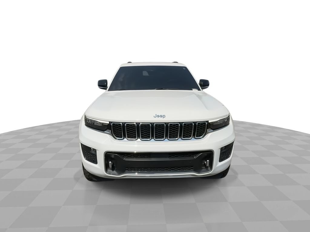 Used 2023 Jeep Grand Cherokee Overland w/ Luxury Tech Group IV RWD image 3