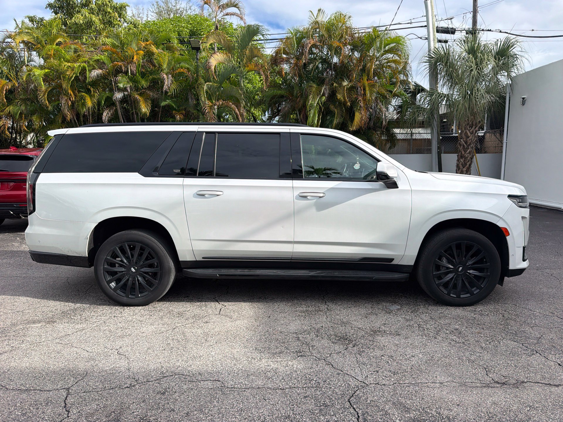Used 2021 Cadillac Escalade ESV Premium Luxury AWD/4WD image 7