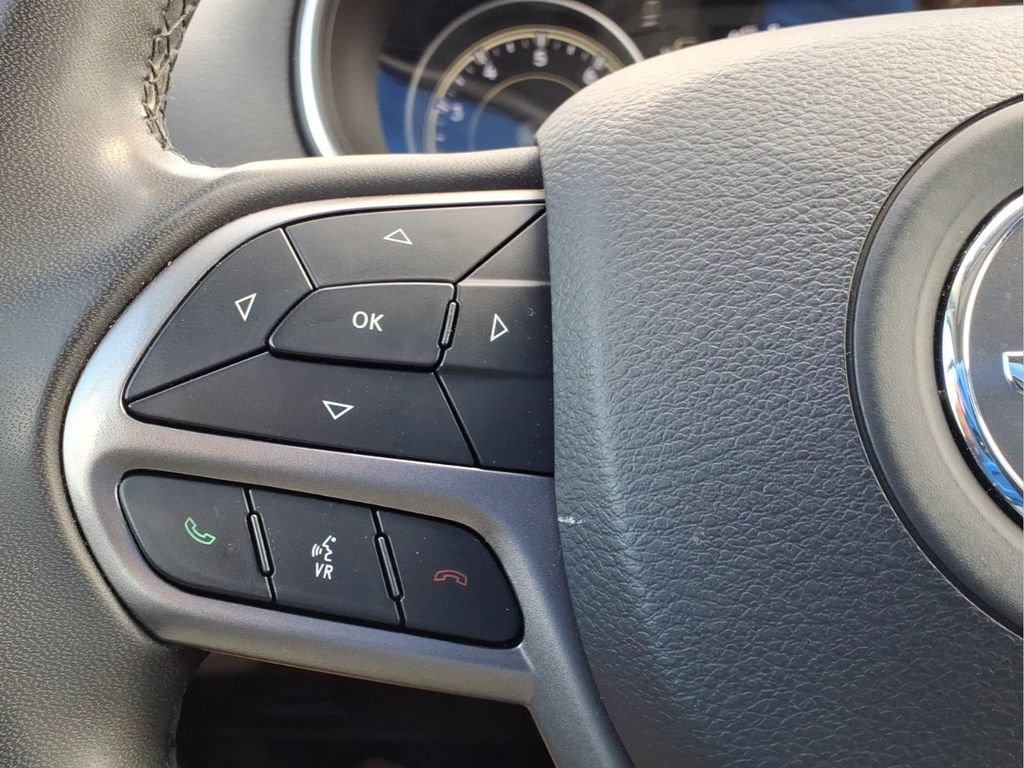 Used 2020 Jeep Cherokee Latitude Plus image 23