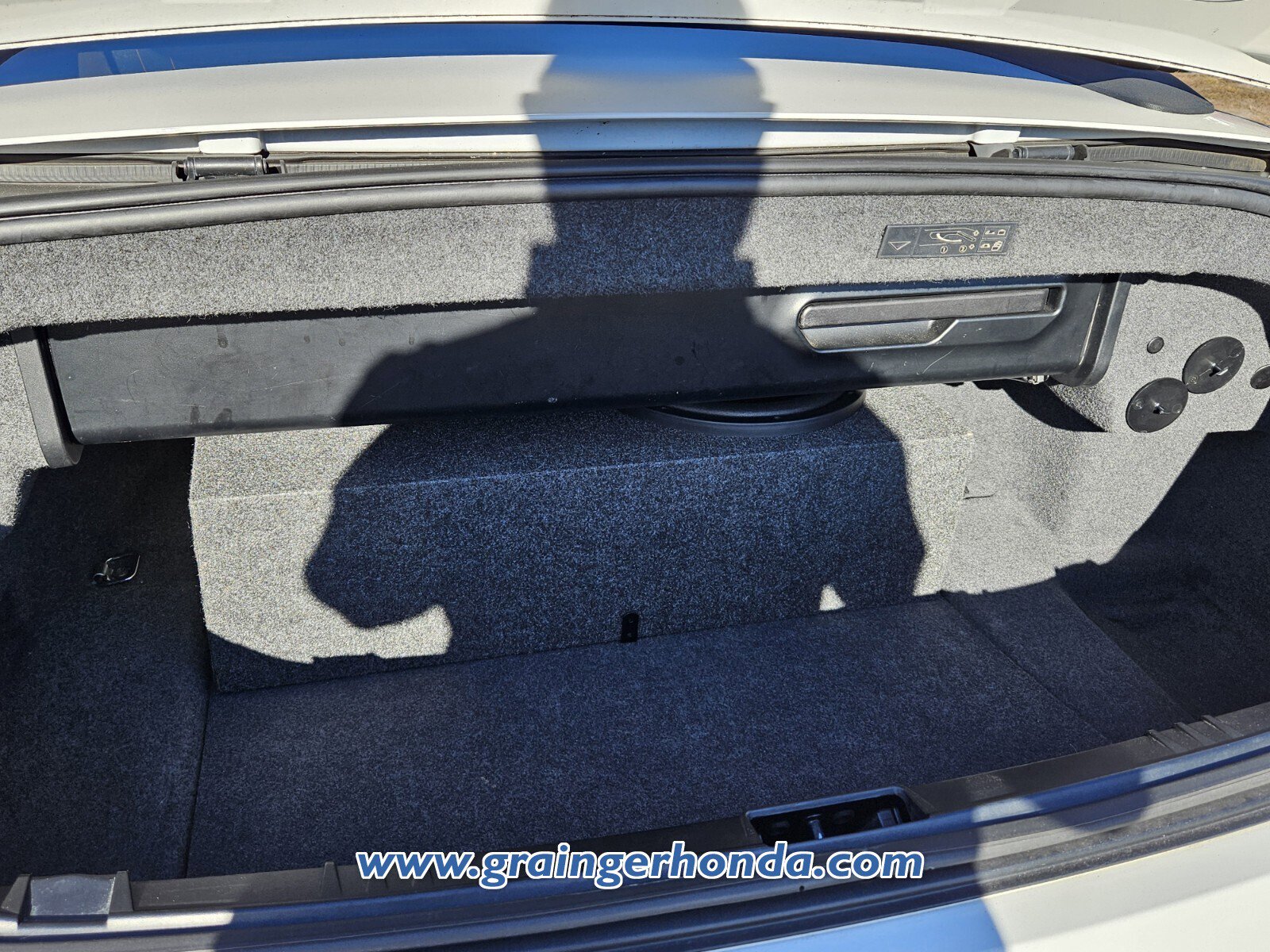 Used 2009 BMW 650i Convertible image 12