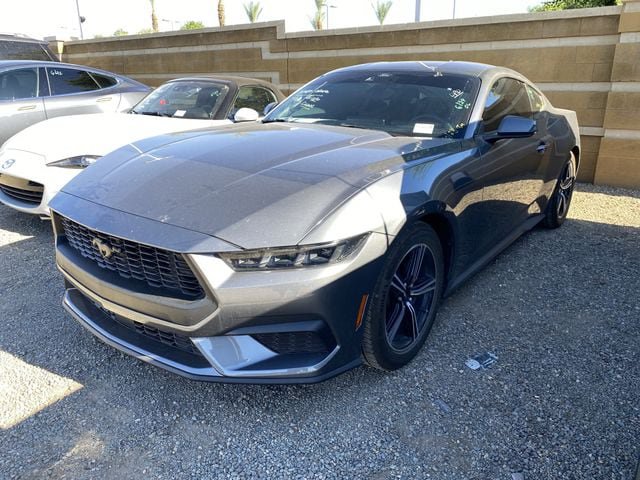 Used 2025 Ford Mustang Coupe RWD image 18