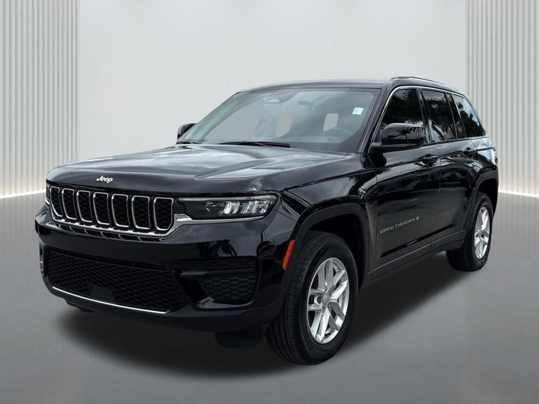 Used 2023 Jeep Grand Cherokee Laredo