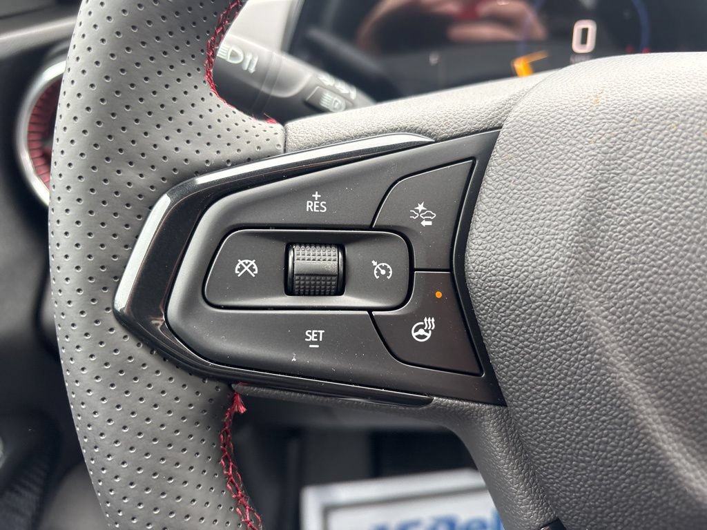 New 2026 Chevrolet Trax RS w/ Sunroof Package FWD image 5
