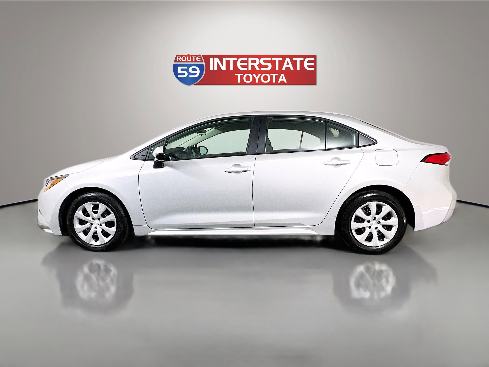 Certified 2025 Toyota Corolla LE image 4