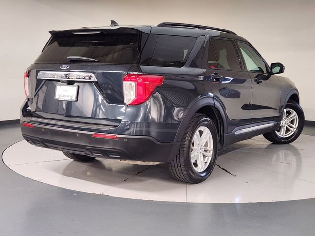 Used 2023 Ford Explorer XLT RWD image 2