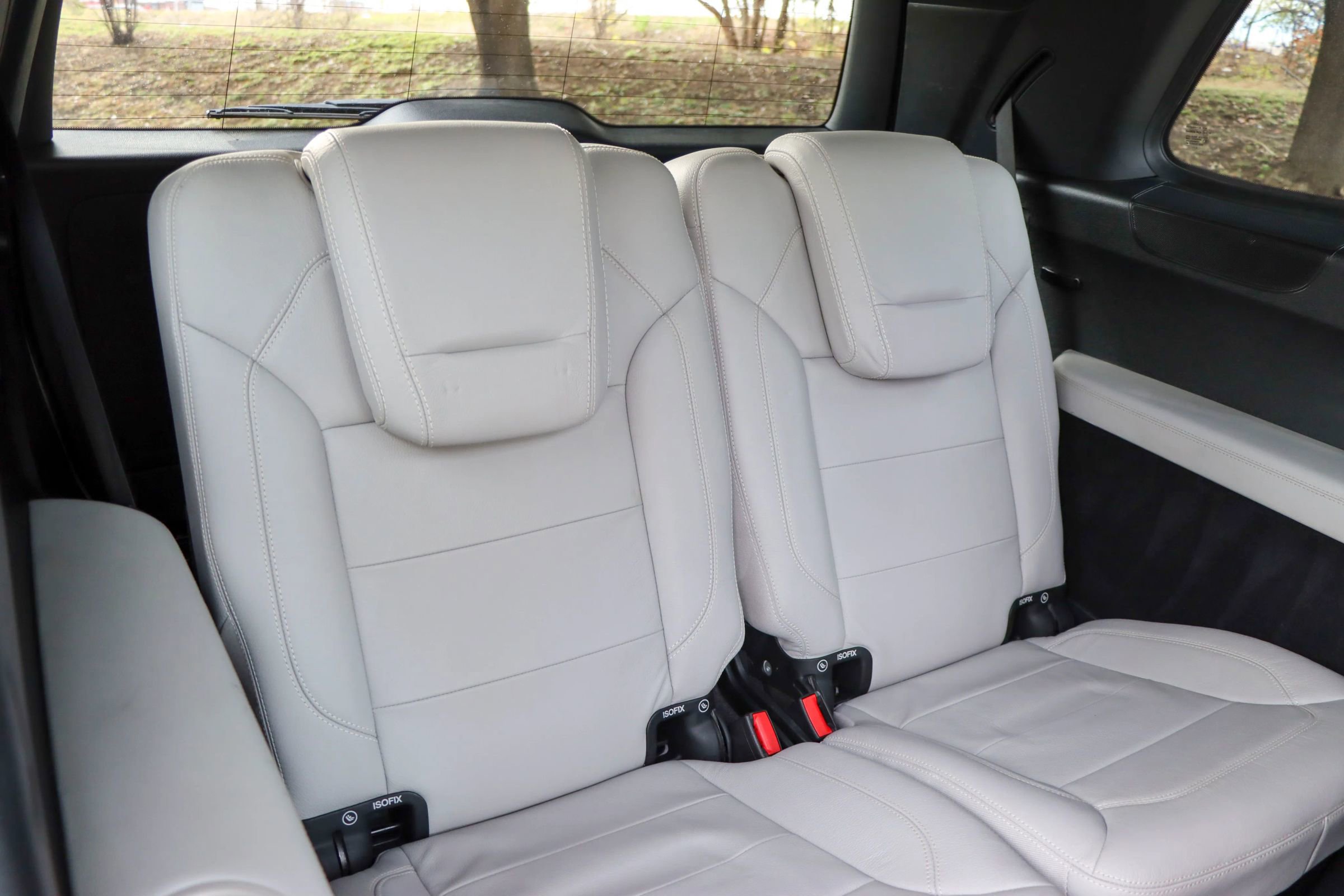 Used 2015 Mercedes-Benz GL 550 4MATIC image 35