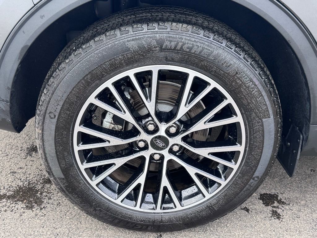 Certified 2023 Ford Escape SE w/ PHEV Premium Package image 49