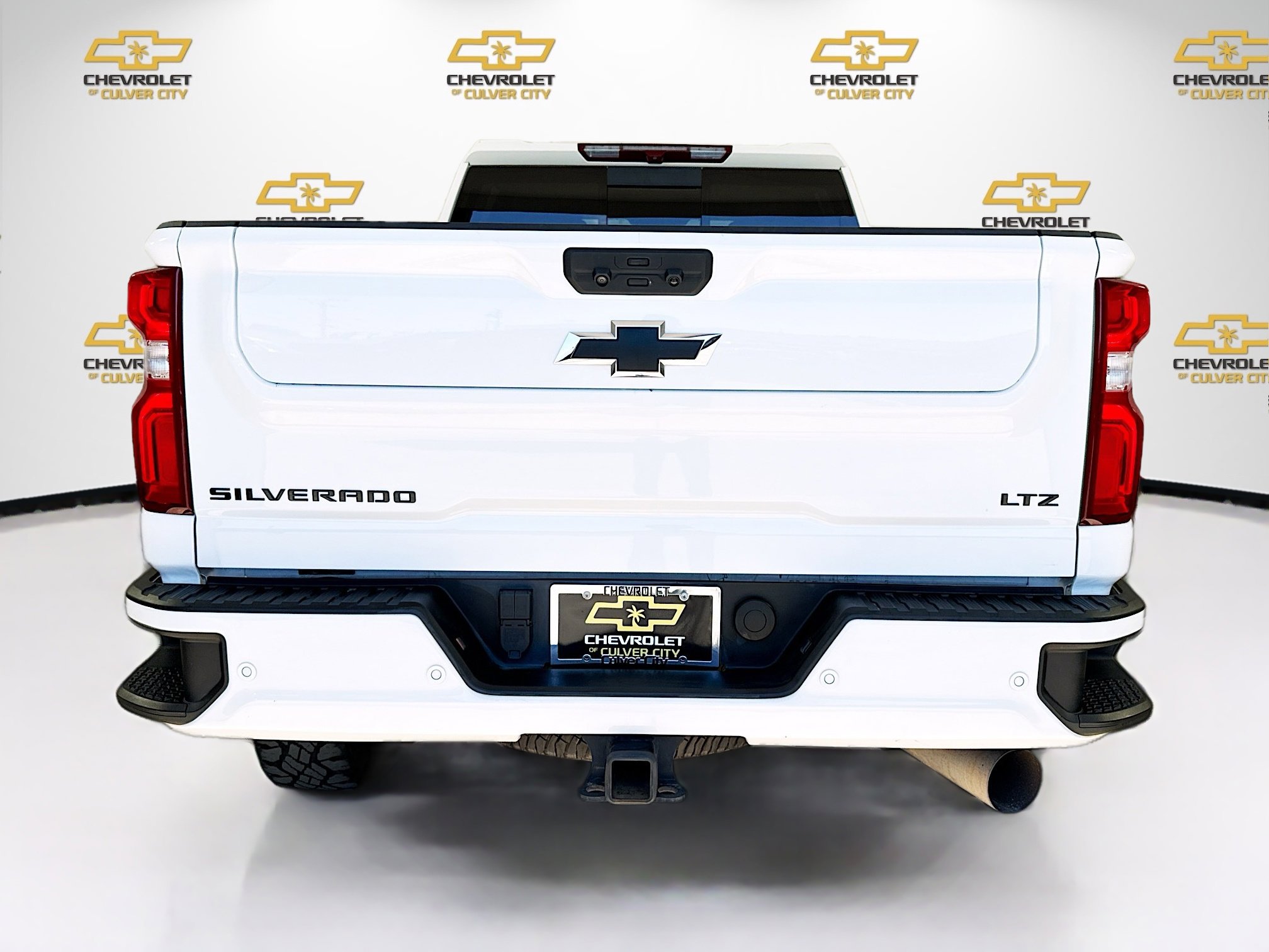 Used 2023 Chevrolet Silverado 2500 LTZ w/ LTZ Plus Package image 6