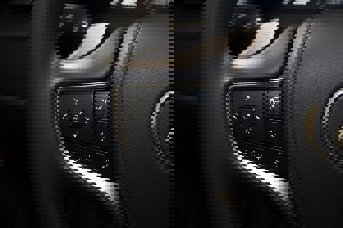 Used 2025 Lexus ES 300h F Sport w/ Accessory Package (Z1) image 35