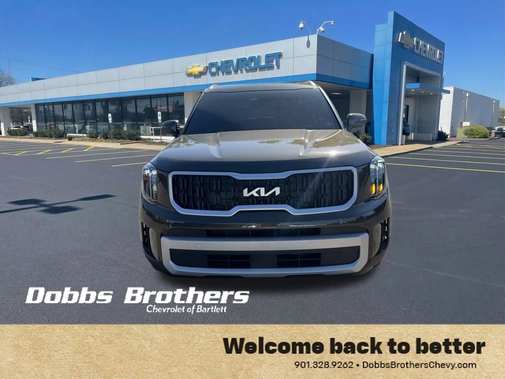 Used 2025 Kia Telluride EX w/ EX Captain's Chair Package image 2