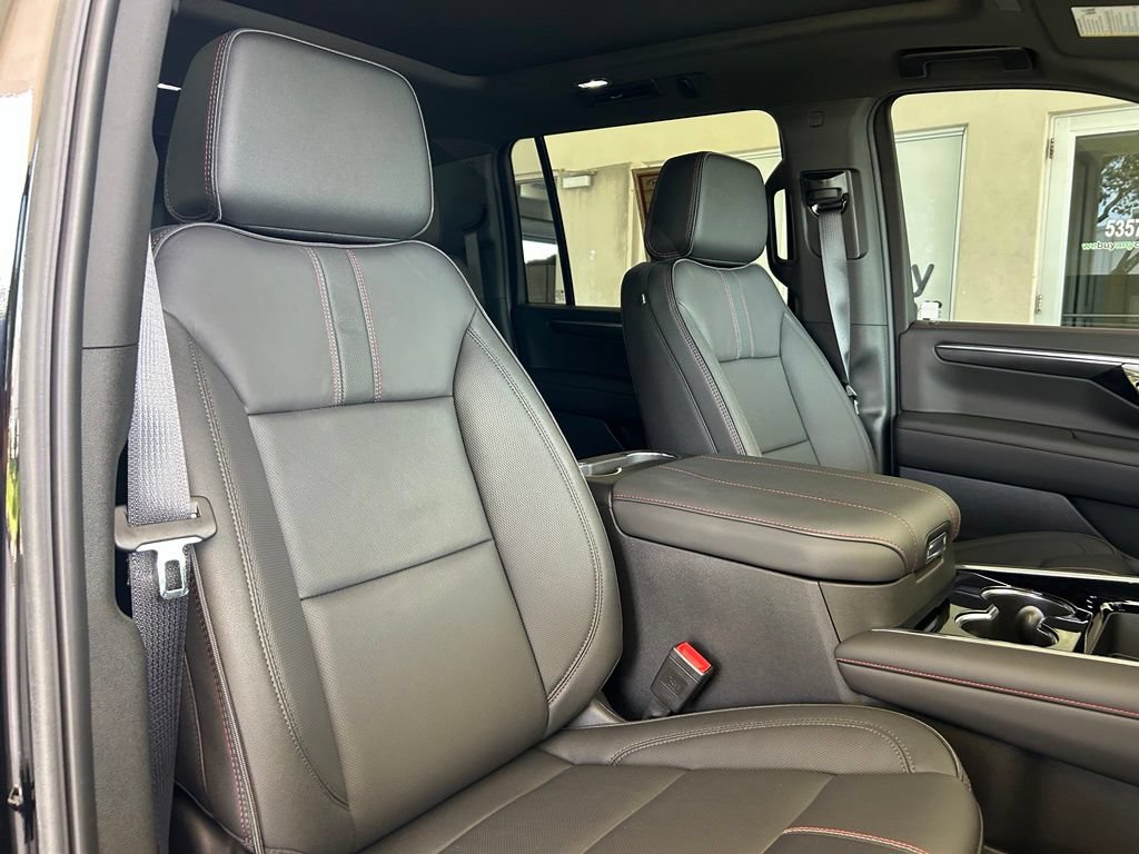 Used 2026 Chevrolet Suburban RST w/ Comfort Package RWD image 28