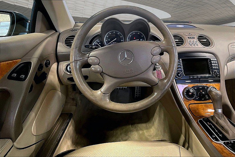 Used 2007 Mercedes-Benz SL 550 w/ AMG Sport Pkg image 4