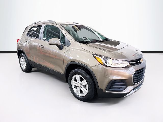 Used 2022 Chevrolet Trax LT w/ LT Convenience Package image 3