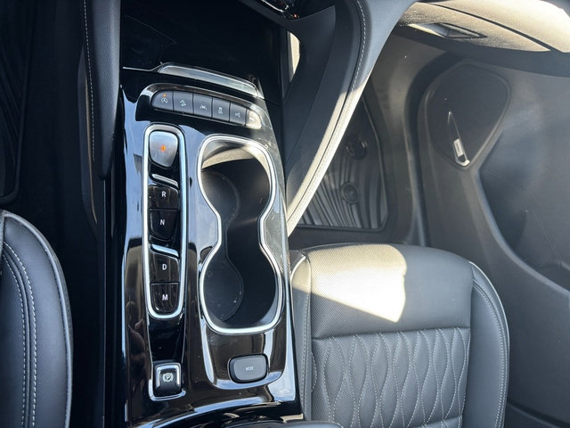 Used 2022 Buick Envision Avenir w/ Technology Package II image 26