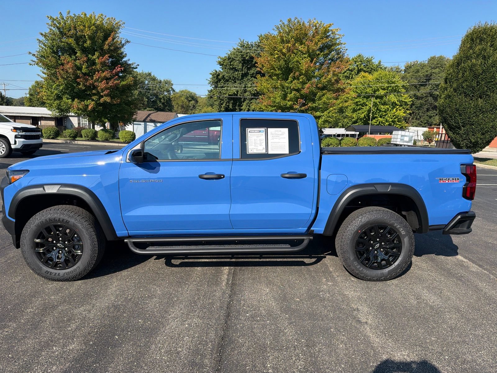 Used 2026 Chevrolet Colorado Trail Boss AWD/4WD image 2