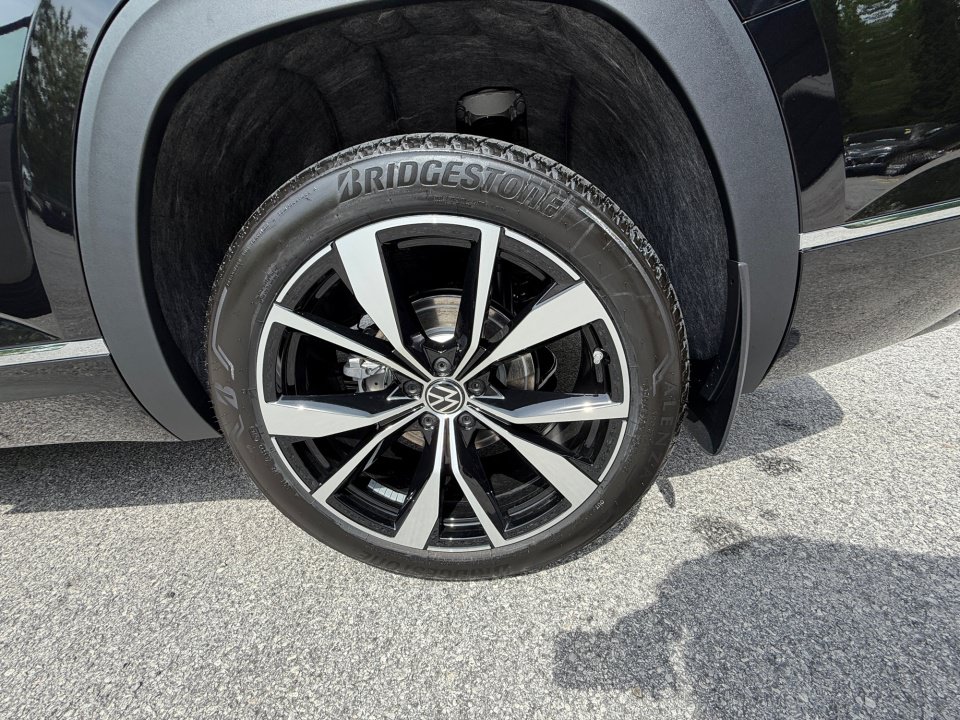 New 2026 Volkswagen Atlas SEL Premium R-Line AWD/4WD image 22