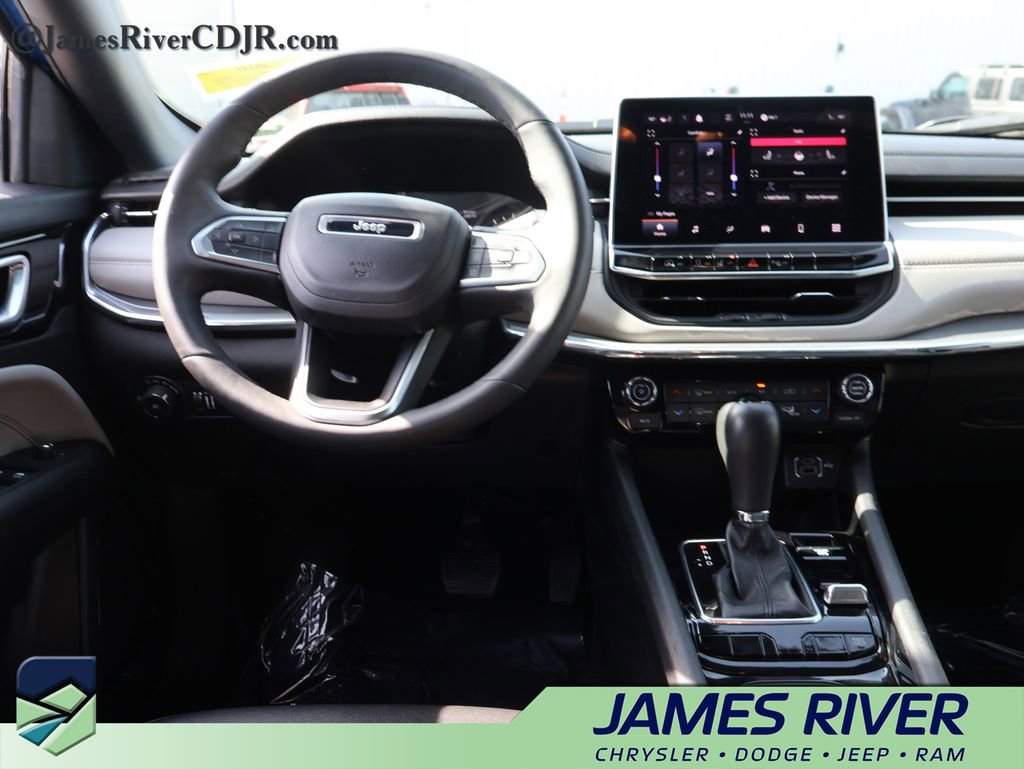 Used 2024 Jeep Compass Limited image 18