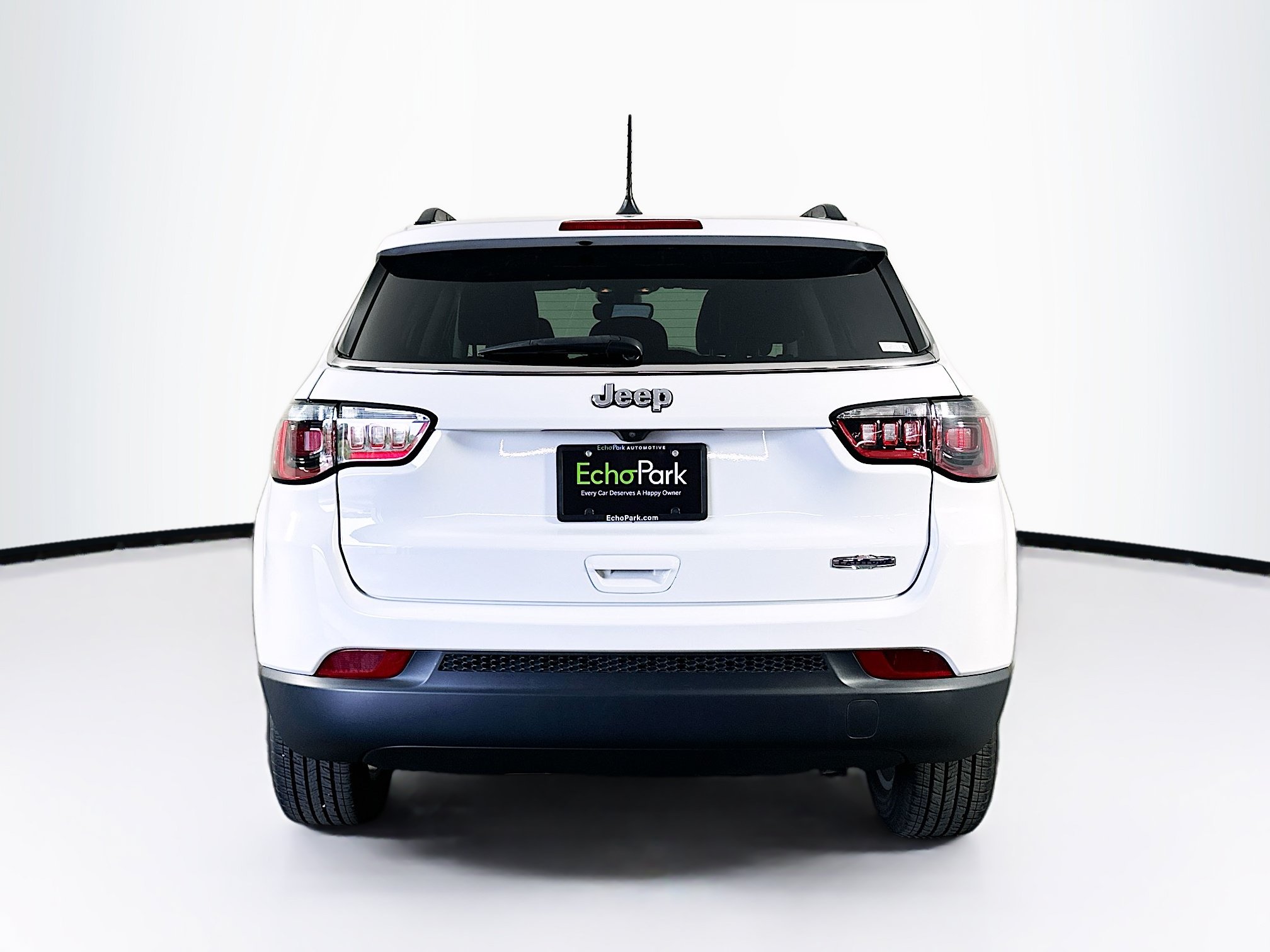 Used 2022 Jeep Compass Latitude FWD image 7