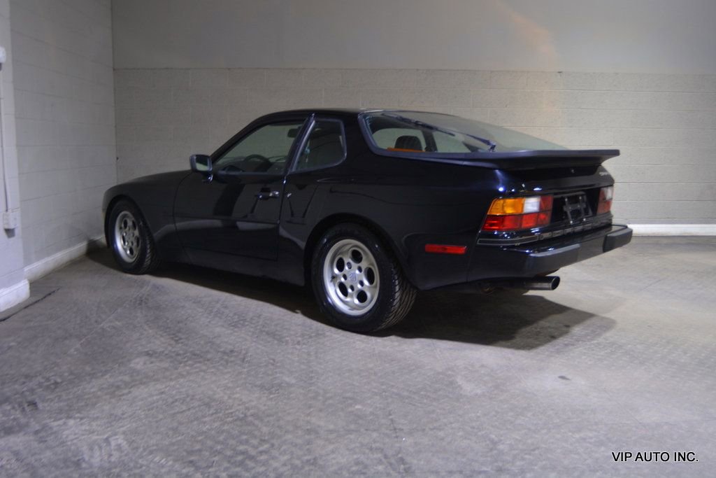 Used 1986 Porsche 944 Coupe image 15