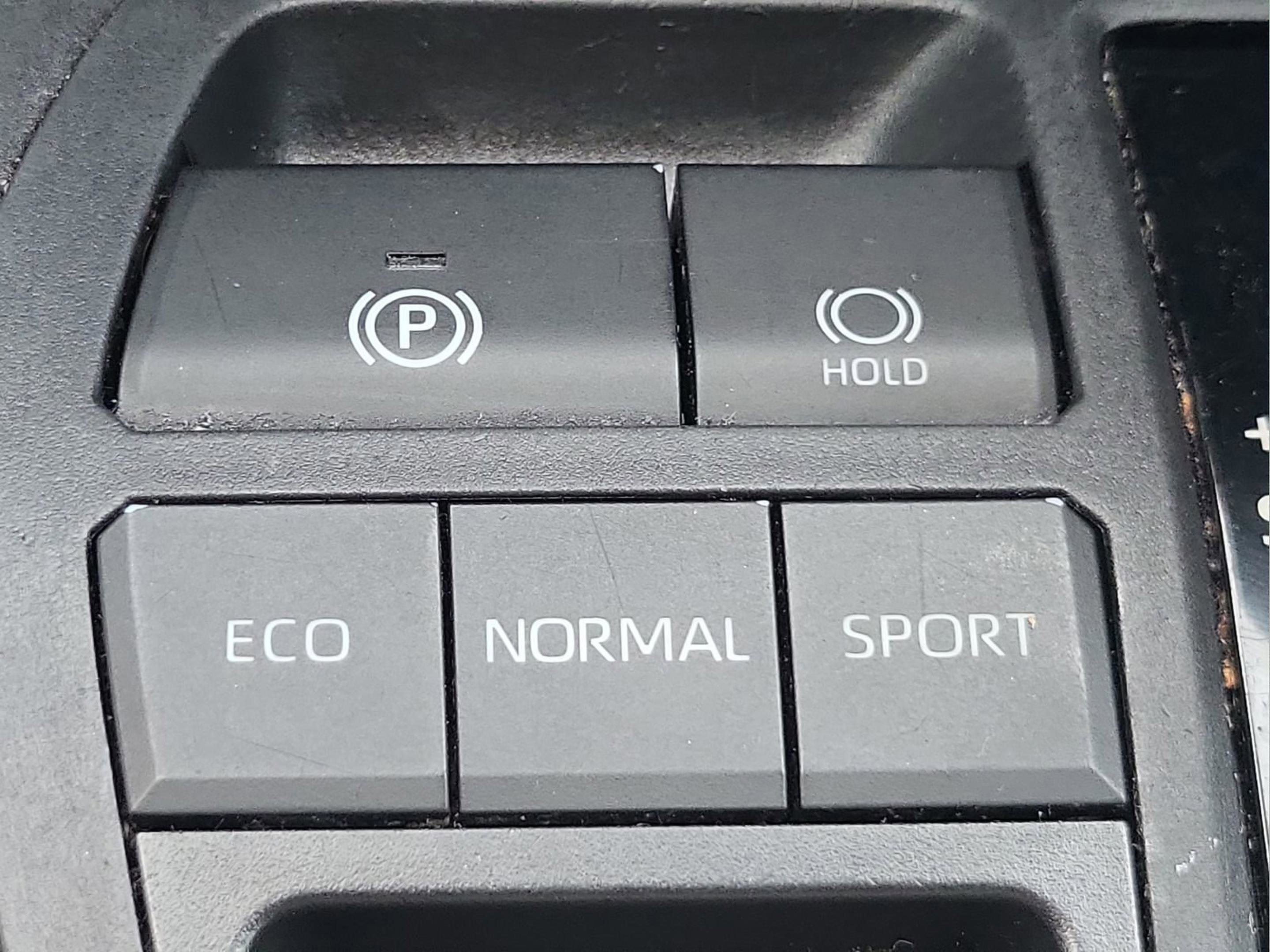 Used 2023 Toyota RAV4 XLE Premium image 30